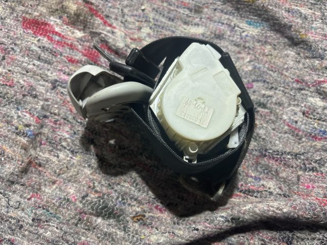 bontott VW CADDY Bal hátsó Biztonsági Öv