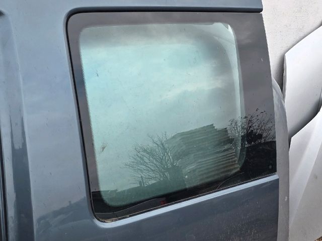 bontott VW CADDY Bal hátsó Fixüveg (Ajtóban)