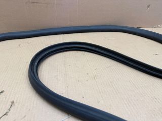 bontott VW CADDY Bal hátsó Gumikéder