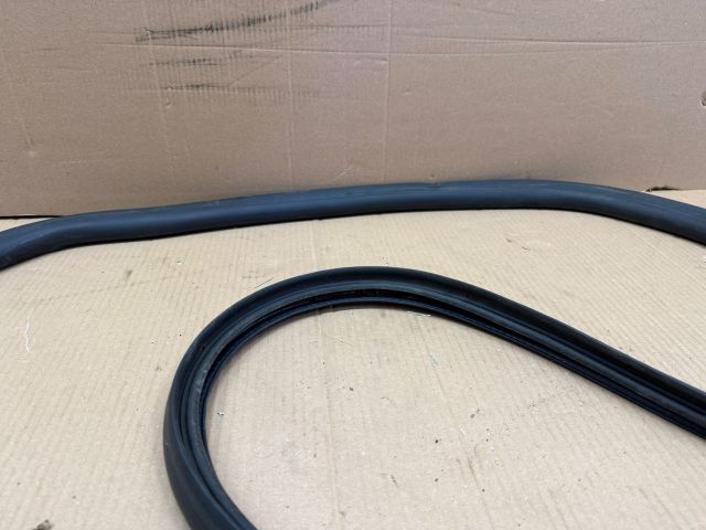 bontott VW CADDY Bal hátsó Gumikéder