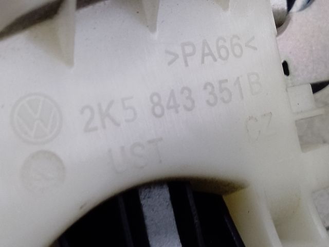 bontott VW CADDY Bal hátsó Külső Kilincsfészek