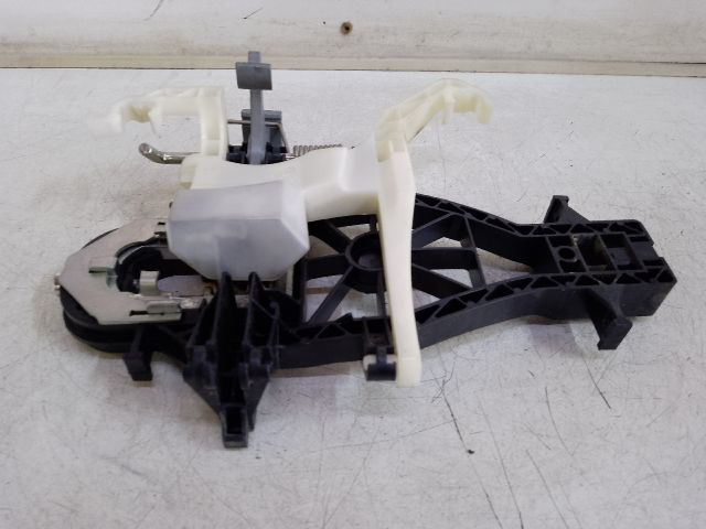 bontott VW CADDY Bal hátsó Külső Kilincsfészek