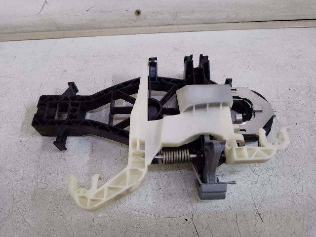 bontott VW CADDY Bal hátsó Külső Kilincsfészek