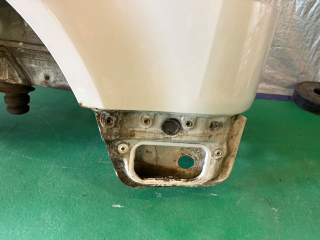 bontott VW CADDY Bal hátsó Negyed Karosszéria Csomag