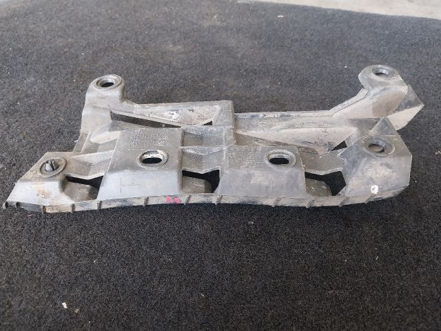 bontott VW CADDY Bal hátsó Oldal Lökhárító Tartó (Műanyag)