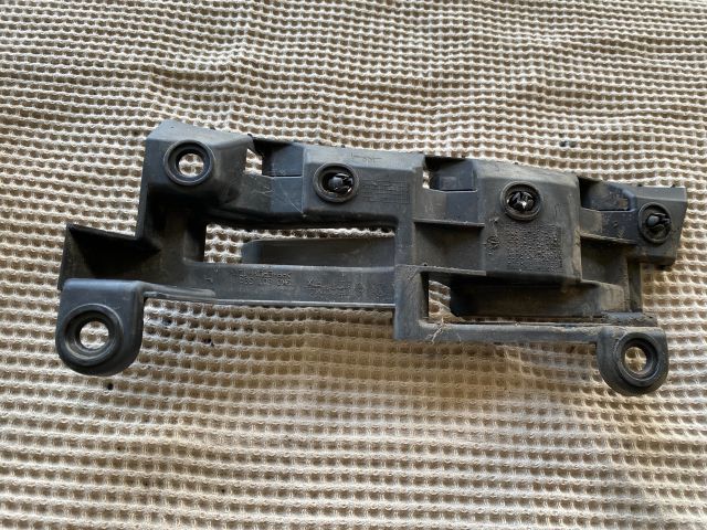 bontott VW CADDY Bal hátsó Oldal Lökhárító Tartó (Műanyag)