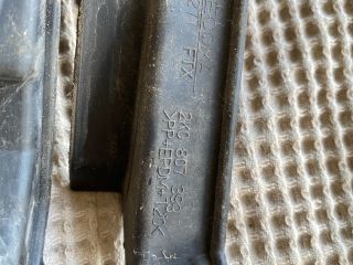 bontott VW CADDY Bal hátsó Oldal Lökhárító Tartó (Műanyag)