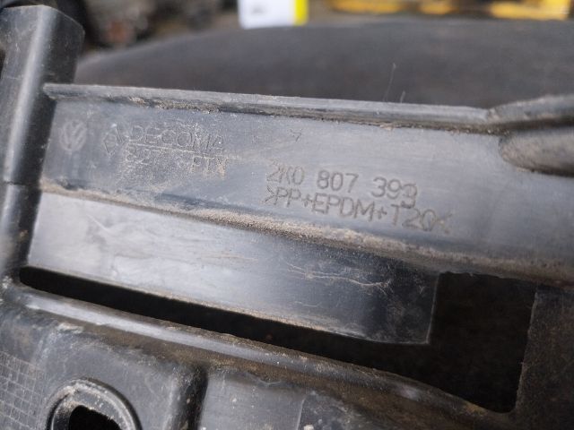 bontott VW CADDY Bal hátsó Oldal Lökhárító Tartó (Műanyag)