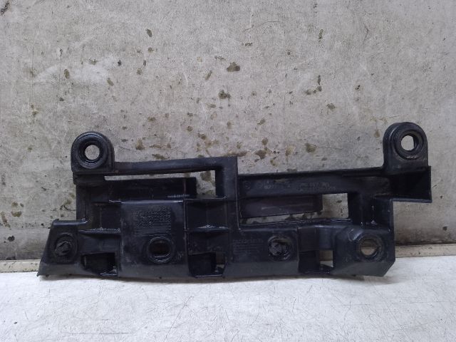 bontott VW CADDY Bal hátsó Oldal Lökhárító Tartó (Műanyag)