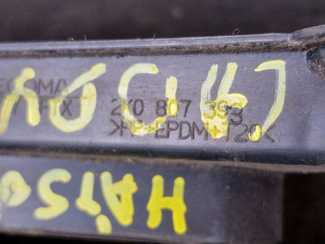 bontott VW CADDY Bal hátsó Oldal Lökhárító Tartó (Műanyag)