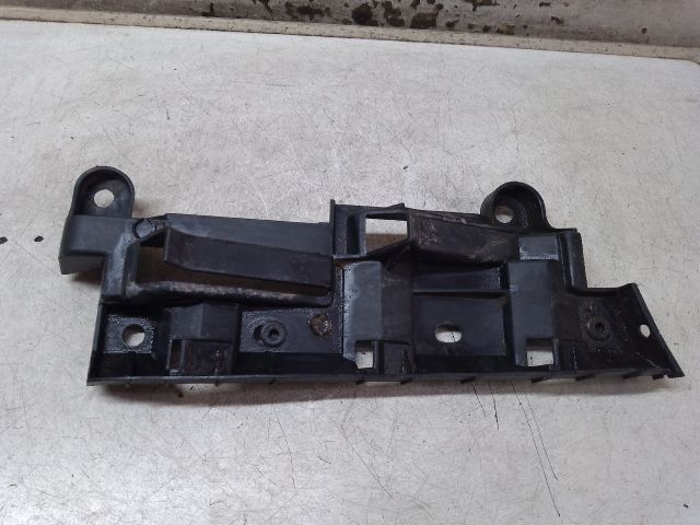 bontott VW CADDY Bal hátsó Oldal Lökhárító Tartó (Műanyag)