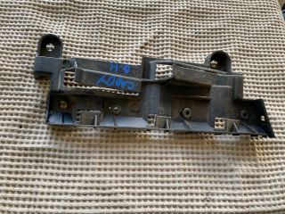 bontott VW CADDY Bal hátsó Oldal Lökhárító Tartó (Műanyag)