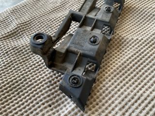 bontott VW CADDY Bal hátsó Oldal Lökhárító Tartó (Műanyag)