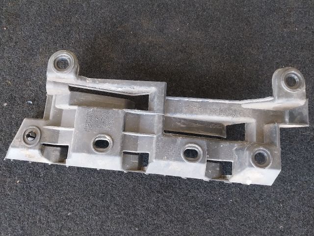 bontott VW CADDY Bal hátsó Oldal Lökhárító Tartó (Műanyag)