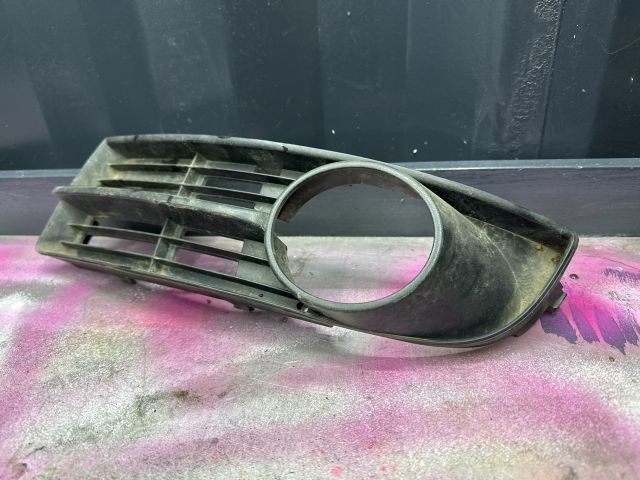 bontott VW CADDY Bal Ködlámpa Rács