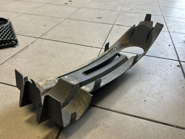 bontott VW CADDY Bal Ködlámpa Rács