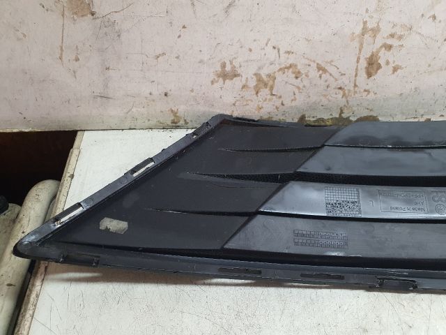 bontott VW CADDY Bal Ködlámpa Rács