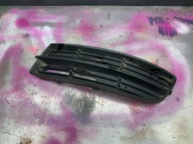 bontott VW CADDY Bal Ködlámpa Rács