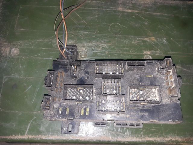 bontott VW CADDY Biztosítéktábla Motortér