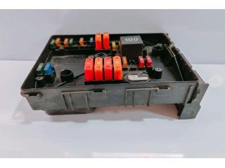 bontott VW CADDY Biztosítéktábla Utastér