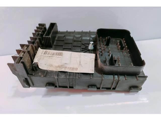 bontott VW CADDY Biztosítéktábla Utastér