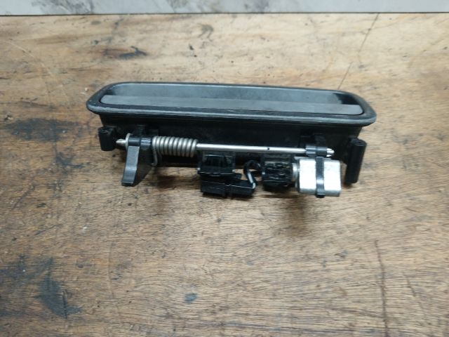 bontott VW CADDY Csomagtér Nyitó Kar / Gomb