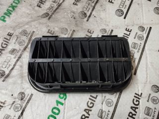 bontott VW CADDY Csomagtér Szellőző Hátsó