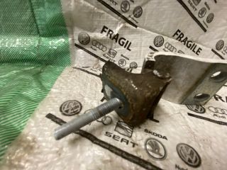 bontott VW CADDY Csomagtérajtó Bal Zsanér