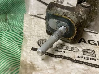 bontott VW CADDY Csomagtérajtó Jobb Zsanér