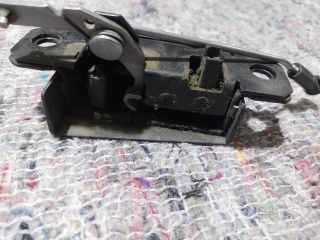 bontott VW CADDY Csomagtérajtó Zárbetét