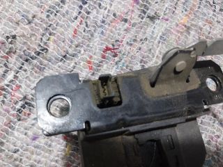 bontott VW CADDY Csomagtérajtó Zárbetét