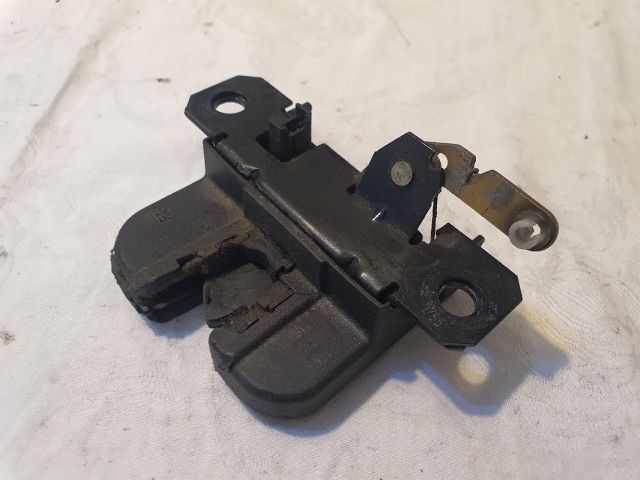 bontott VW CADDY Csomagtérajtó Zárszerkezet