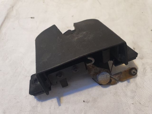 bontott VW CADDY Csomagtérajtó Zárszerkezet