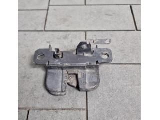 bontott VW CADDY Csomagtérajtó Zárszerkezet