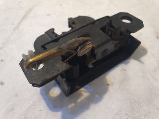 bontott VW CADDY Csomagtérajtó Zárszerkezet