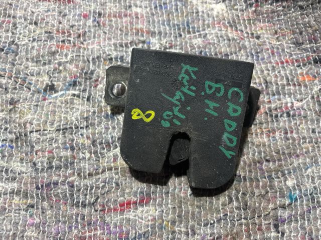 bontott VW CADDY Csomagtérajtó Zárszerkezet