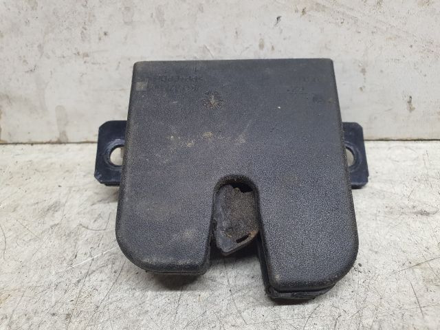 bontott VW CADDY Csomagtérajtó Zárszerkezet