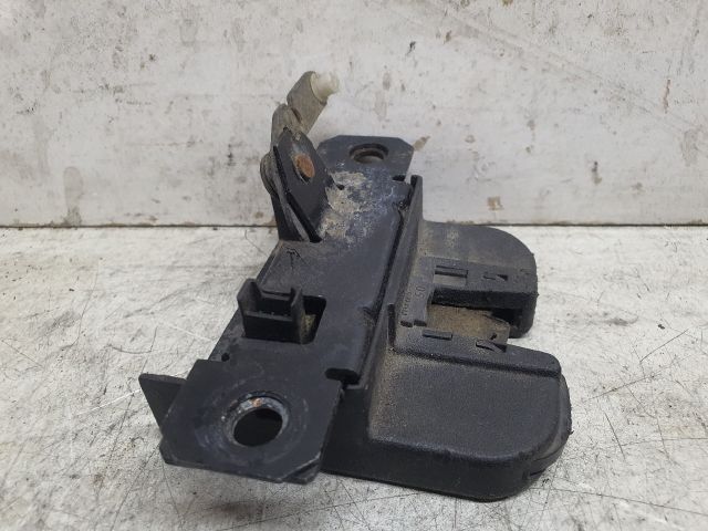 bontott VW CADDY Csomagtérajtó Zárszerkezet