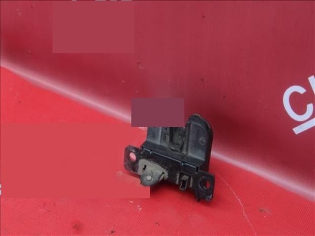 bontott VW CADDY Csomagtérajtó Zárszerkezet