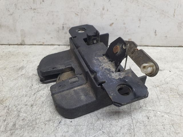 bontott VW CADDY Csomagtérajtó Zárszerkezet