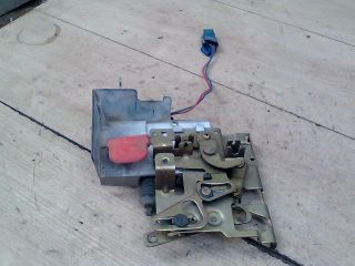 bontott VW CADDY Csomagtérajtó Zárszerkezet