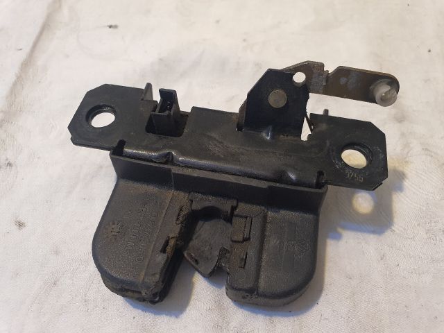 bontott VW CADDY Csomagtérajtó Zárszerkezet