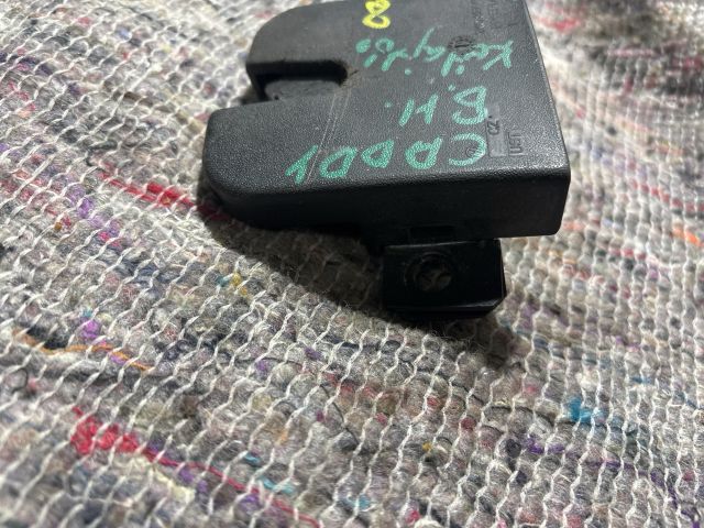 bontott VW CADDY Csomagtérajtó Zárszerkezet