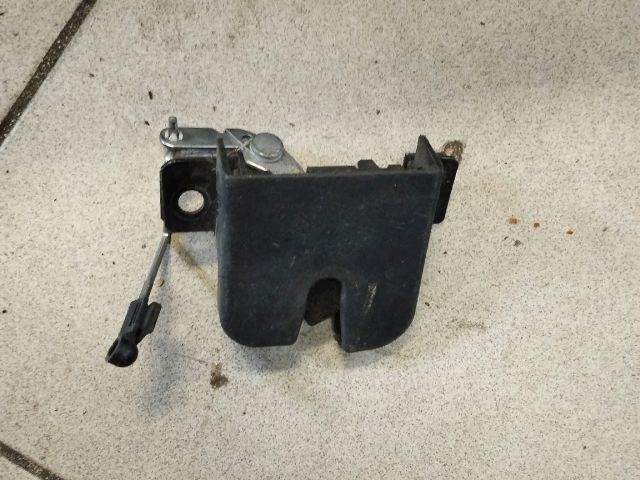 bontott VW CADDY Csomagtérajtó Zárszerkezet