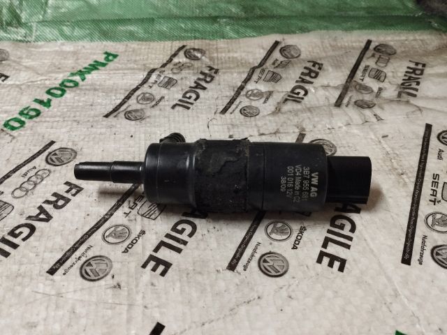 bontott VW CADDY Első Ablakmosó Szivattyú