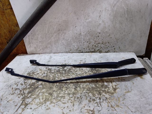 bontott VW CADDY Első Ablaktörlő Kar