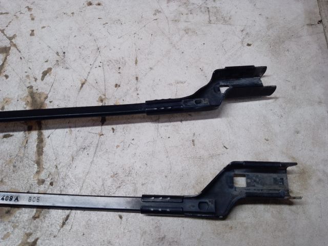 bontott VW CADDY Első Ablaktörlő Kar