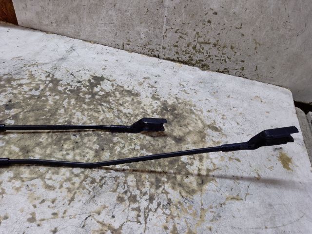 bontott VW CADDY Első Ablaktörlő Kar