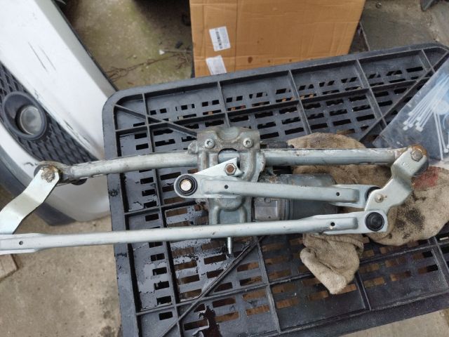 bontott VW CADDY Első Ablaktörlő Szerkezet Motorral