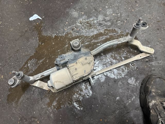 bontott VW CADDY Első Ablaktörlő Szerkezet Motorral